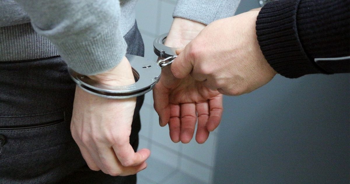 ユージュアルサスペクツ_逮捕画像